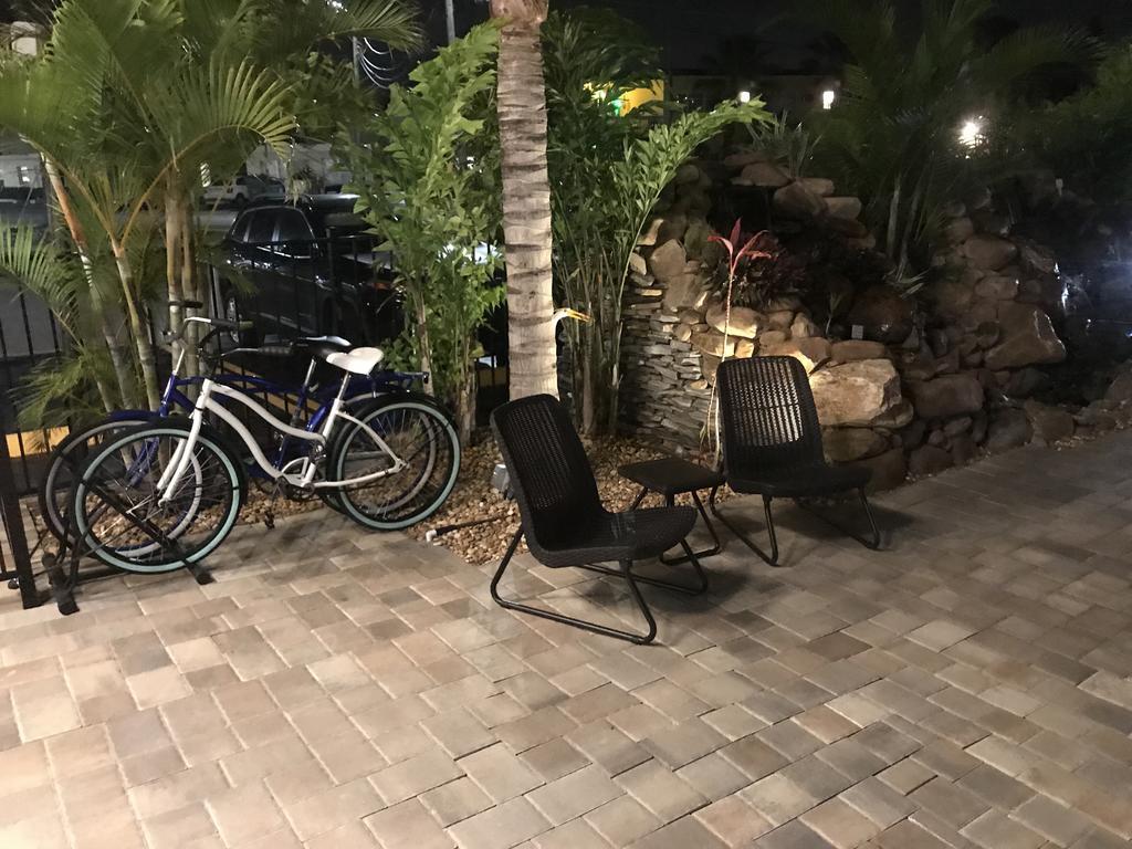 Island Cay At Clearwater Beach Hotel Exterior photo